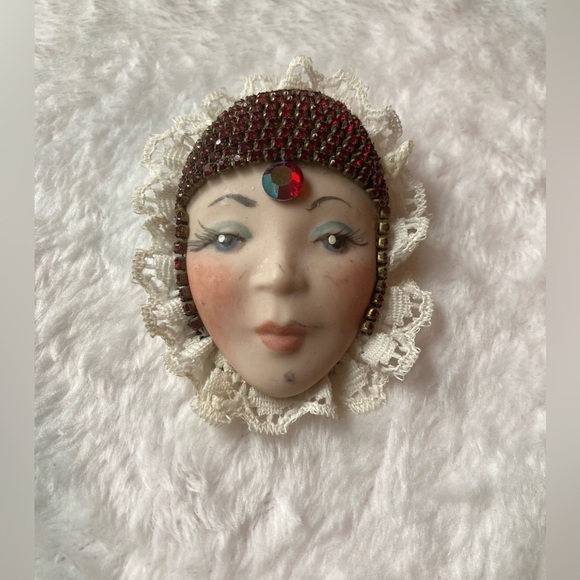 Vintage Porcelain Art Deco Inspired Flapper Girl Brooch - Picture 4 of 8